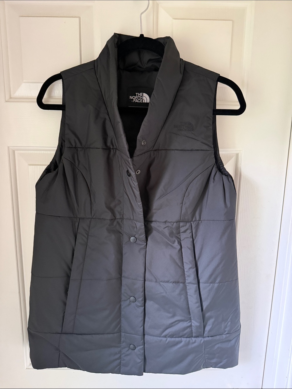 THE NORTH FACE WOMEN’S BLACK QUILTED PUFFER VEST/S